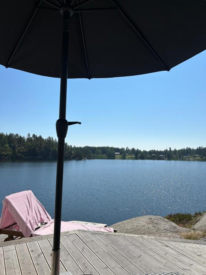 Lyseren Waterfront Cabin Omberg Exterior foto